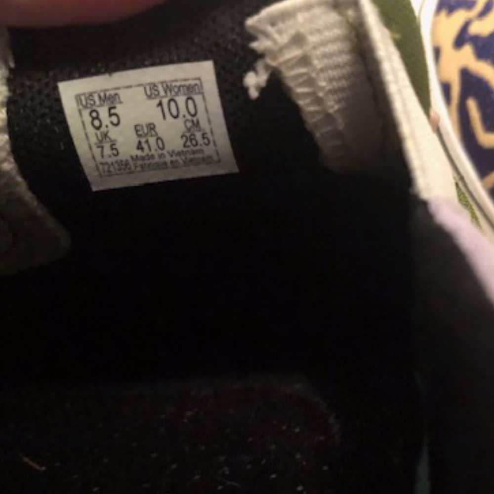 LSU Vans - Picture 3 of 5